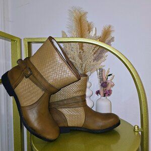 NWT Women's Ankle Boots, Size 10, Maurices Brand, Chestnut Color
